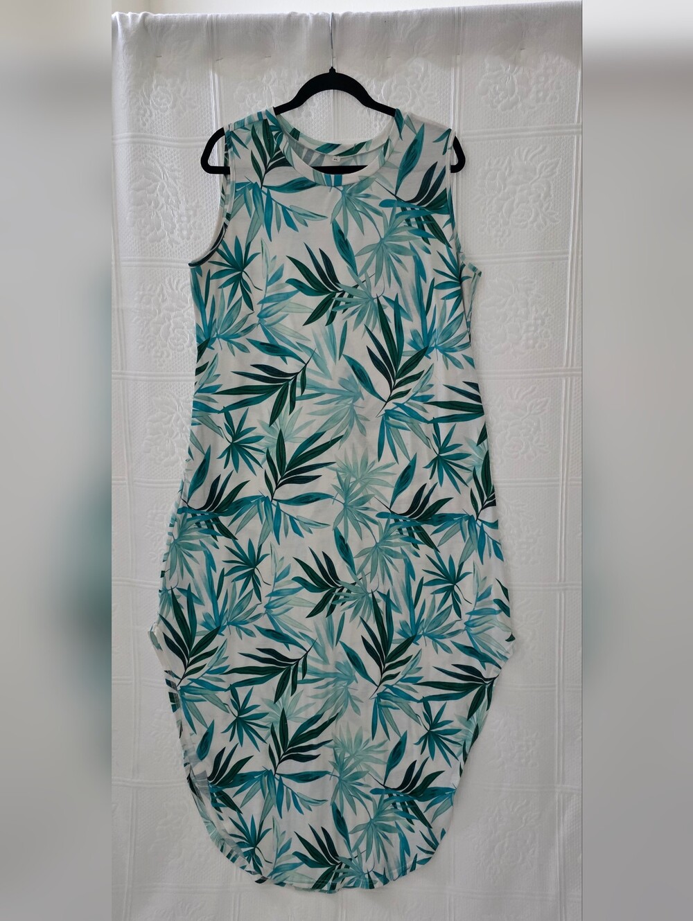 Sleeveless Tropical Leaf Maxi Dress in Teal and White